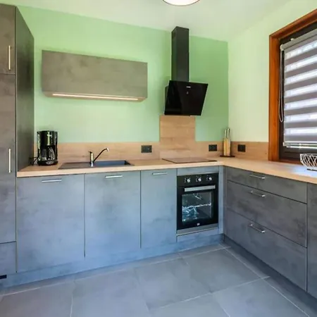 L'efanle Apartment *